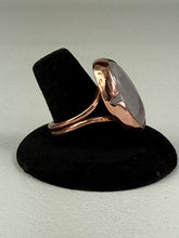 Load image into Gallery viewer, Rose Quartz Oval Copper Ring
