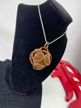 Load image into Gallery viewer, Brown Tiger Eye Heart Necklace
